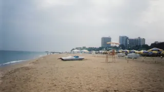 Plaja și Marea Neagră la Nisipurile de Aur